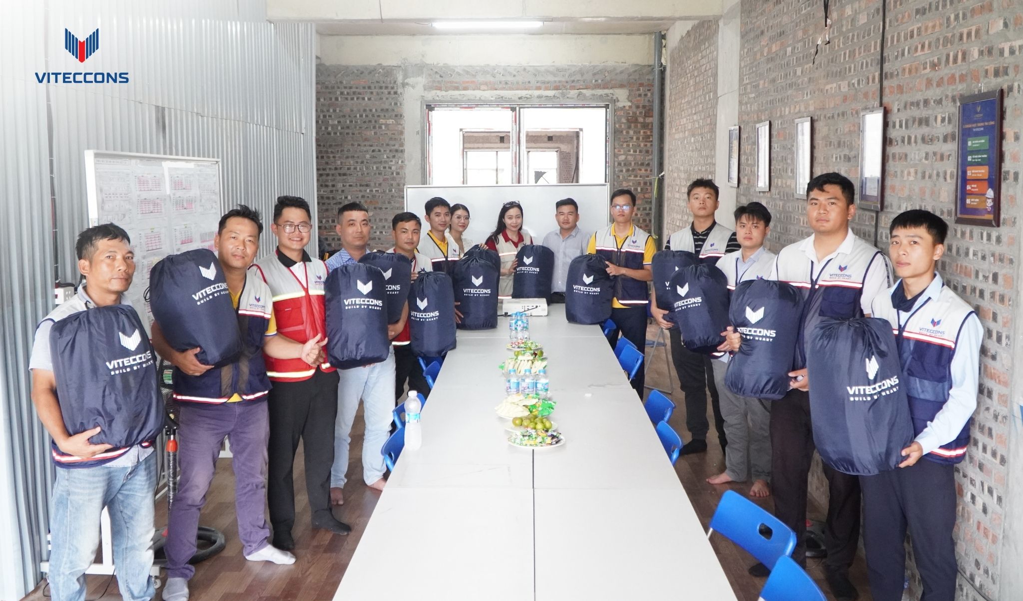 HÀNH TRÌNH TRAO TẶNG HƠN 400 TÚI NGỦ ĐẾN TOÀN THỂ NHÂN VIÊN
