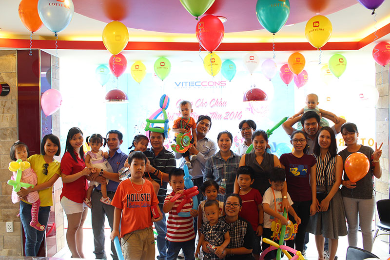 Viteccons with children in Mid-autumn Festival 2016