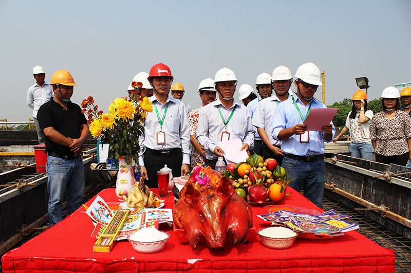 Topping out ceremony of office building at 16 Ngo Thoi Nhiem