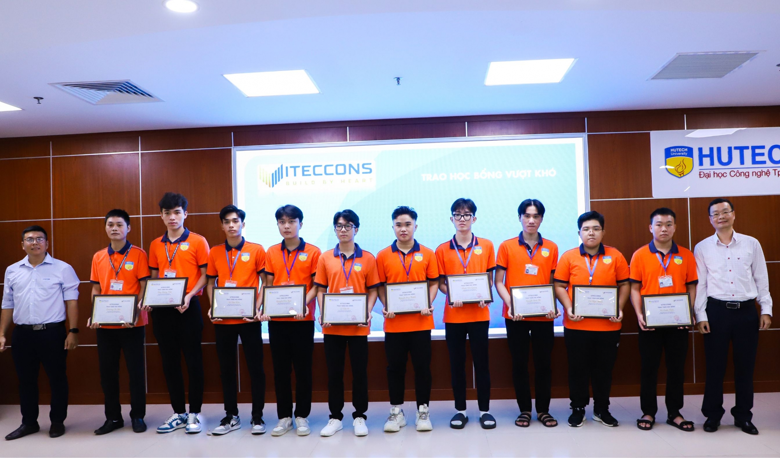 VITECCONS为HUTECH大学的未来工程师提供奖学金