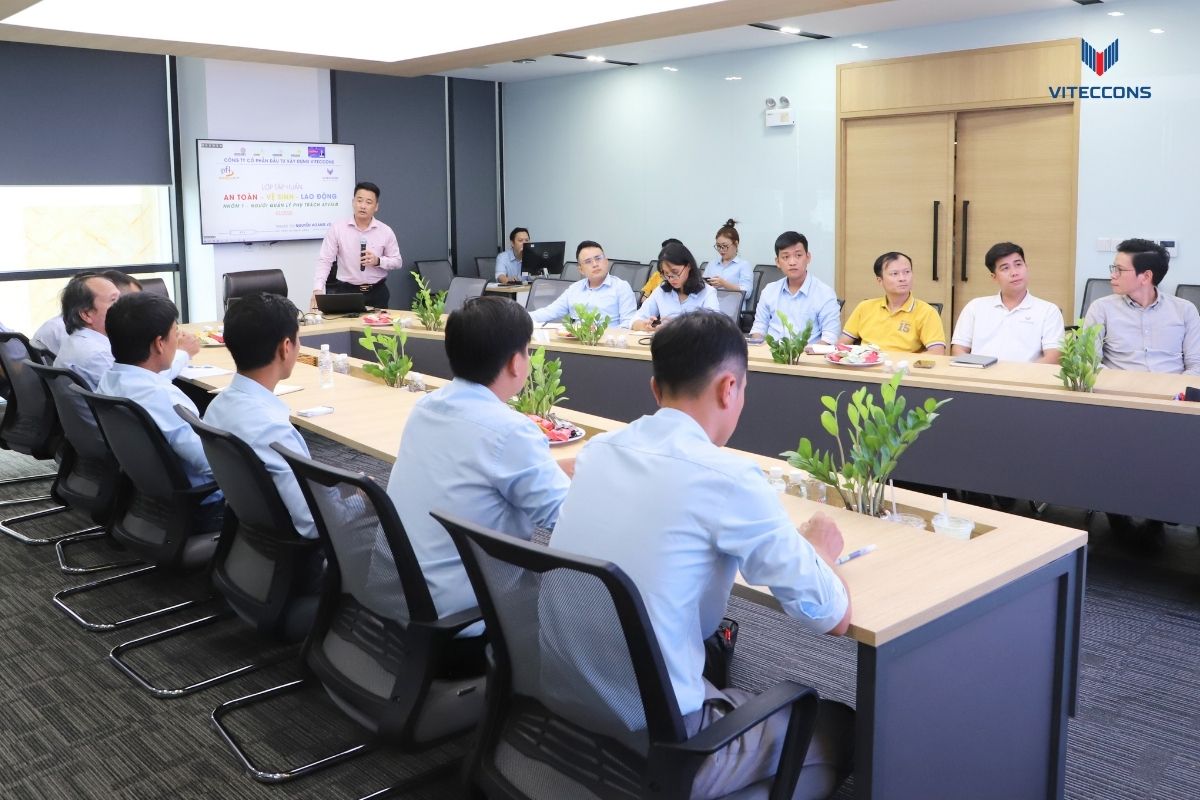 VITECCONS TỔ CHỨC HUẤN LUYỆN AN TOÀN, VỆ SINH LAO ĐỘNG, NÂNG CAO NĂNG LỰC KIỂM SOÁT RỦI RO TẠI CÔNG TRƯỜNG