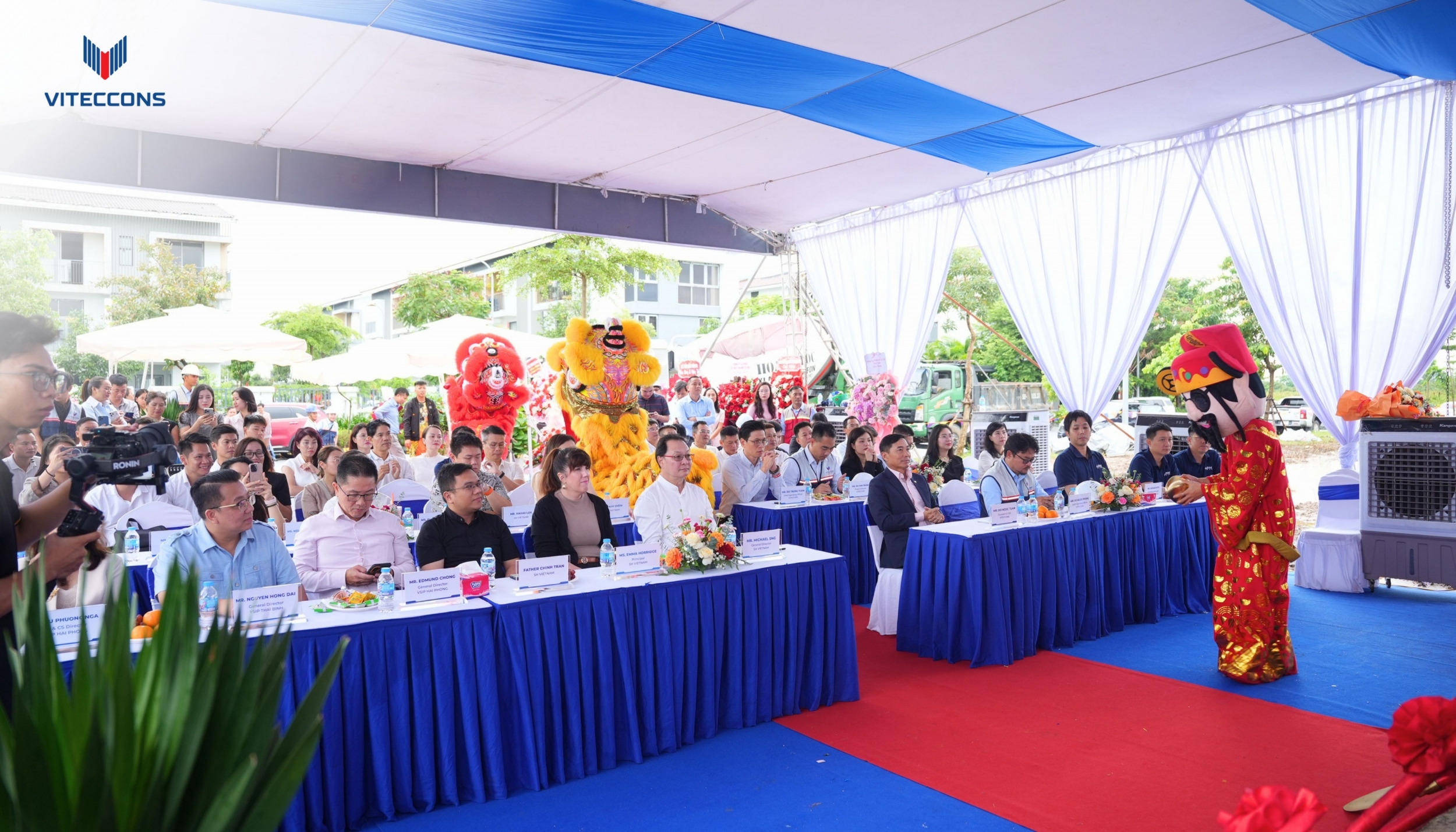 Buổi lễ có sự tham dự của đại diện các đơn vị Chủ đầu tư – SH Việt Nam, VSIP Hải Phòng, Tư vấn giám sát – Plus PM, Tổng thầu Viteccons và các đối tác nhà thầu phụ, nhà cung cấp.