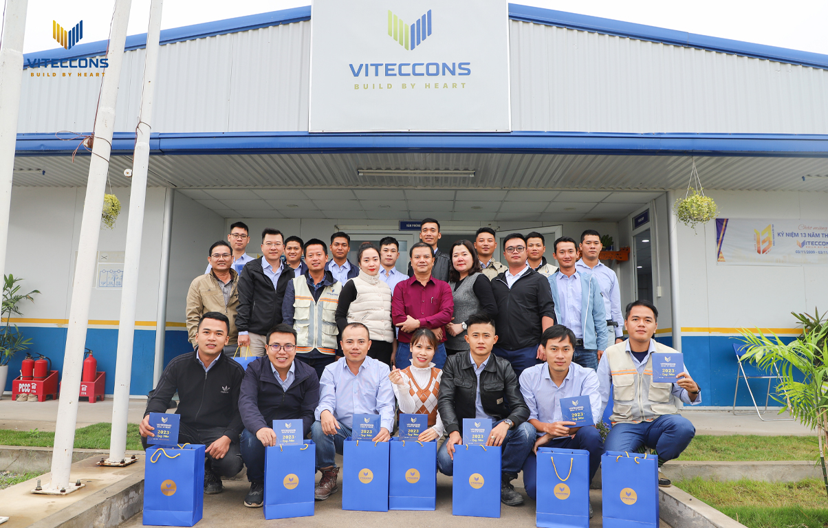 VITECCONS TRADE UNION VISITED AND OFFERED GIFTS TO EMPLOYEES ON THE OCCASION OF LUNAR NEW YEAR